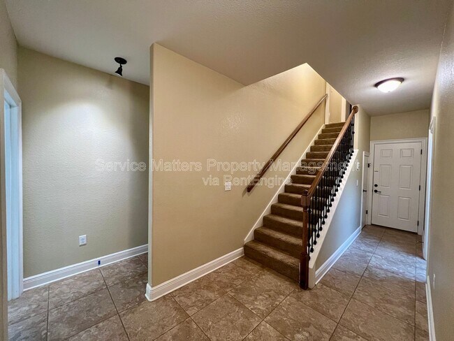 Building Photo - 2926 Greystone Dr