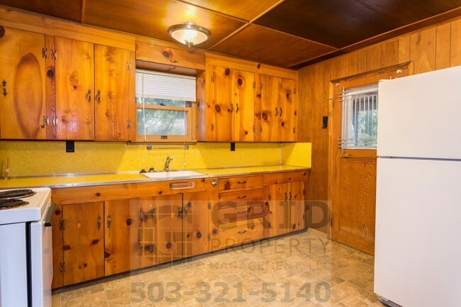 Building Photo - Rustic Riverfront Cottage Available For Rent! - Battle Ground, WA