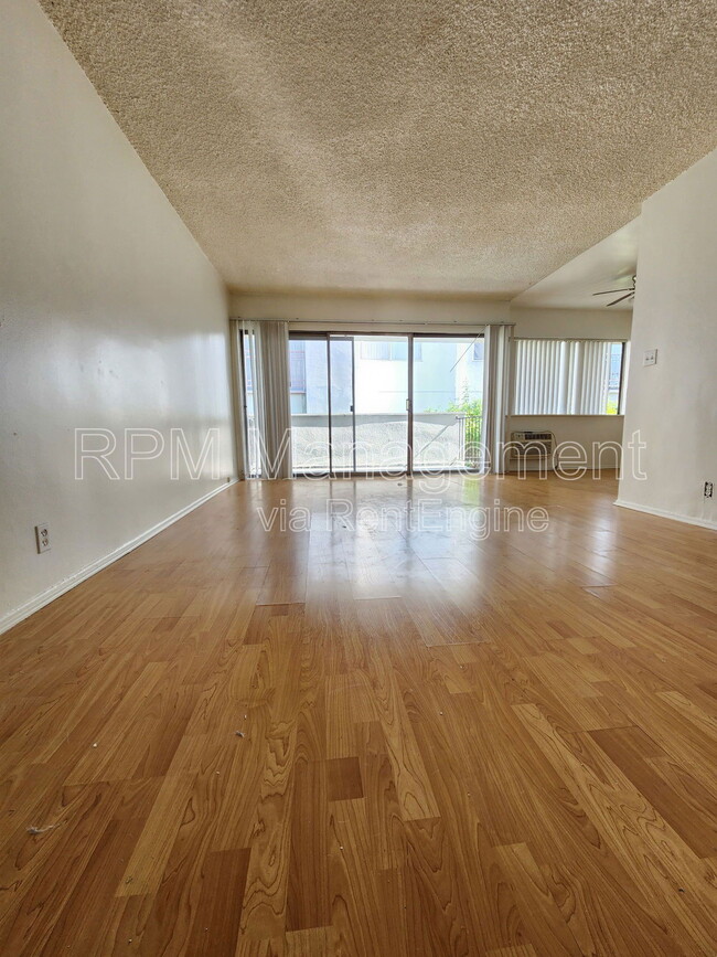 Building Photo - 1538 N Detroit St