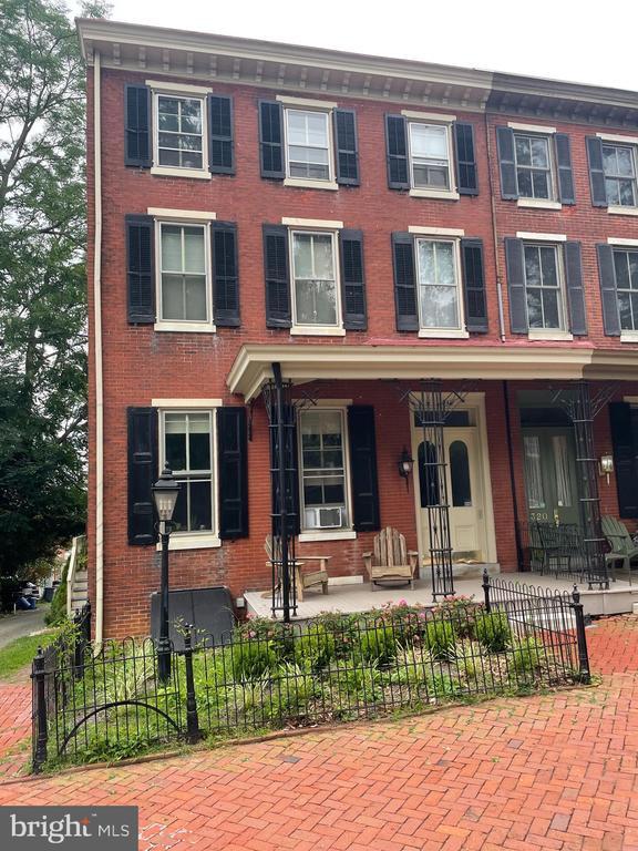 Building Photo - 318 N Matlack St