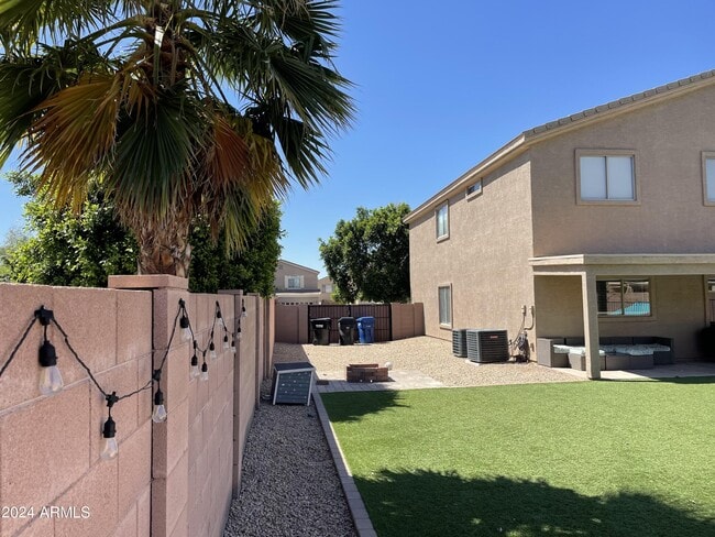 Building Photo - 12376 W Sells Dr