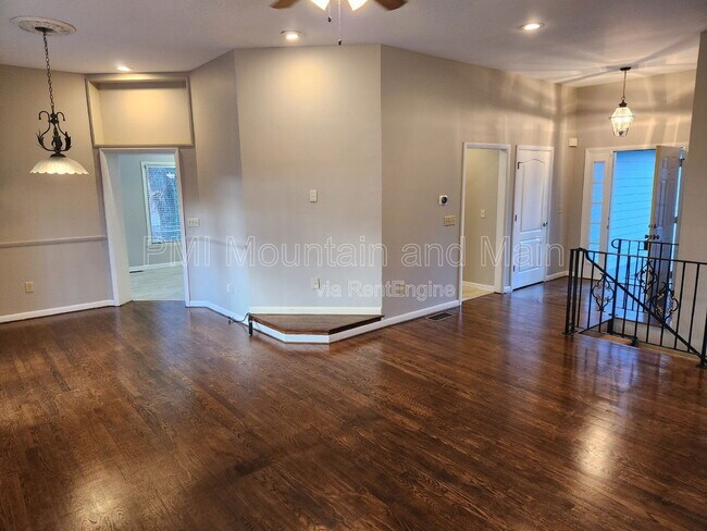 Building Photo - 4000 Laurel Park Hwy