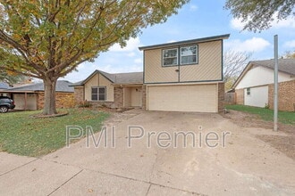 Building Photo - 516 Roberts Dr