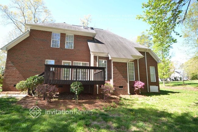 Building Photo - 3000 Telefair Ln