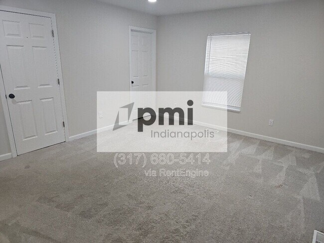 Building Photo - 2828 N Park Ave
