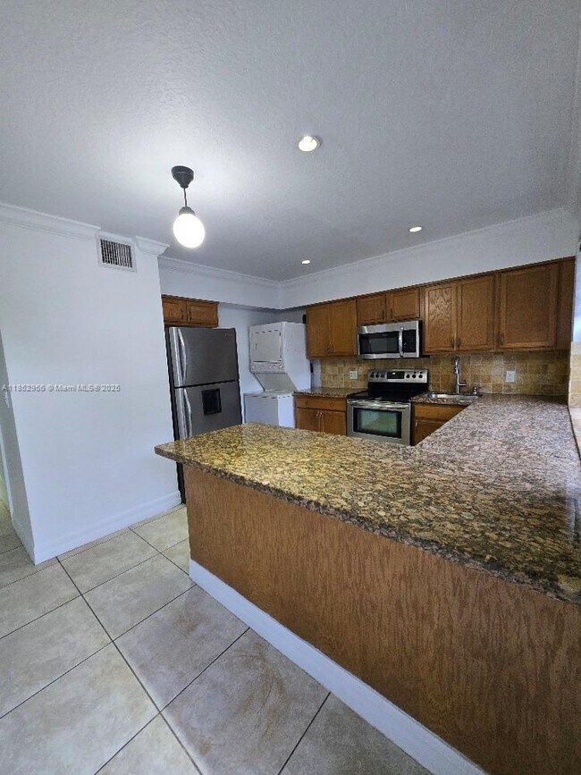 Building Photo - 1701 N Treasure Dr