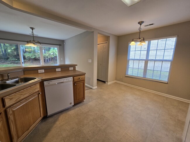 Building Photo - 5030 Reservoir Rd