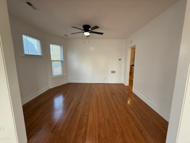 Building Photo - 4129 W School St