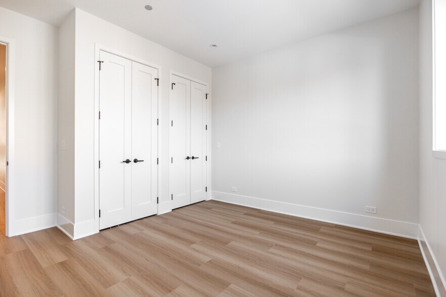 Building Photo - 1610 W Grand Ave