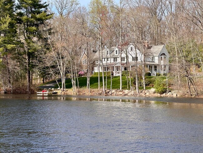 Building Photo - 37 Beaver Brk Rd