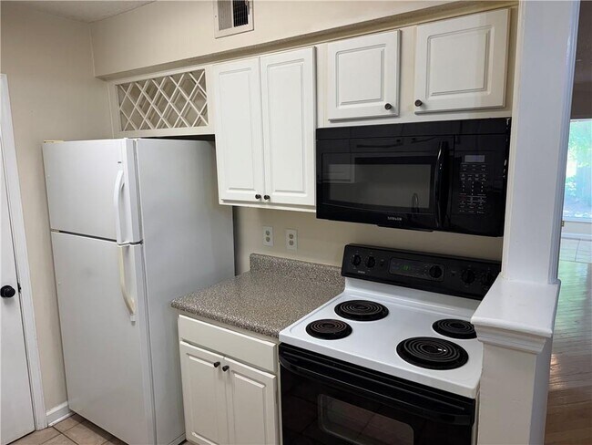 Building Photo - 5005 Wingate Way