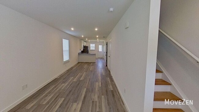 Building Photo - 277 Vanderbilt Rd