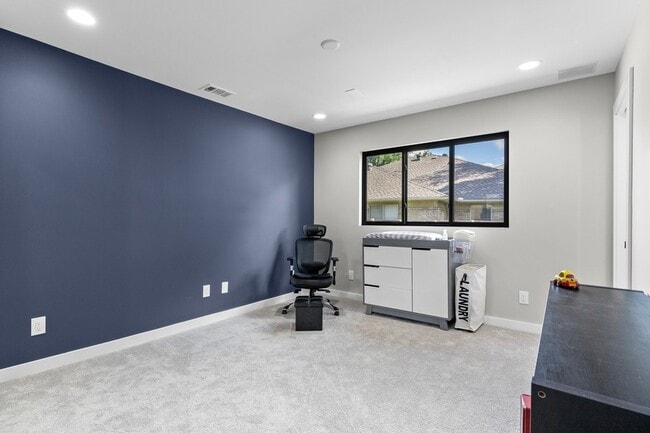 Building Photo - 16831 Thomas Chapel Dr