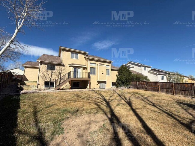 Building Photo - 4400 Vista Dr