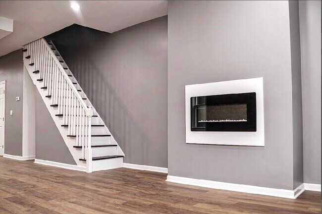 Building Photo - 5234 Walton Ave