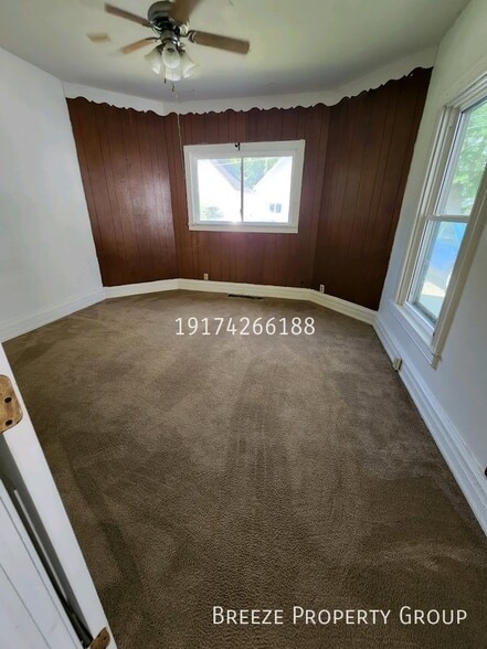 Building Photo - 323 Champion St