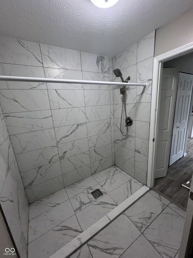 Building Photo - 344 W Columbine Ln