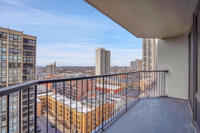 Building Photo - 1560 N Sandburg Terrace