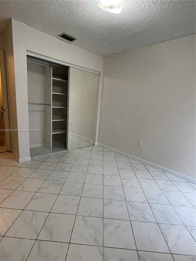 Building Photo - 9460 SW 4th Ln