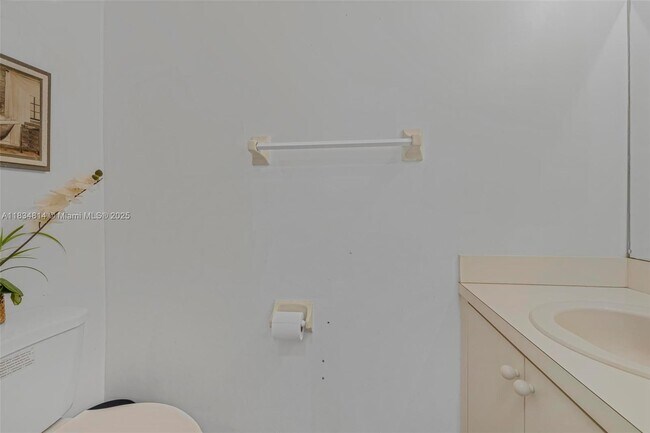 Building Photo - 755 E Mowry Ct