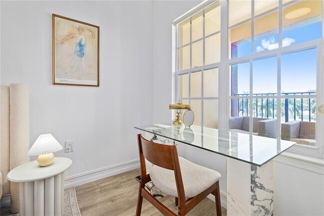 Building Photo - 100 4th Ave S