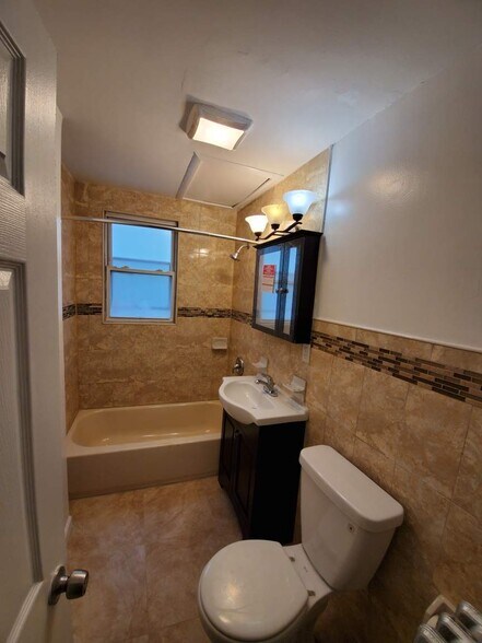 Building Photo - 124 E 32nd St