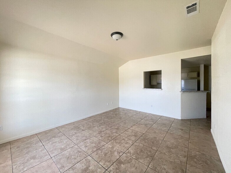 Building Photo - 2609 Vernice Loop