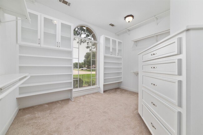 Building Photo - 32610 Whitburn Trail