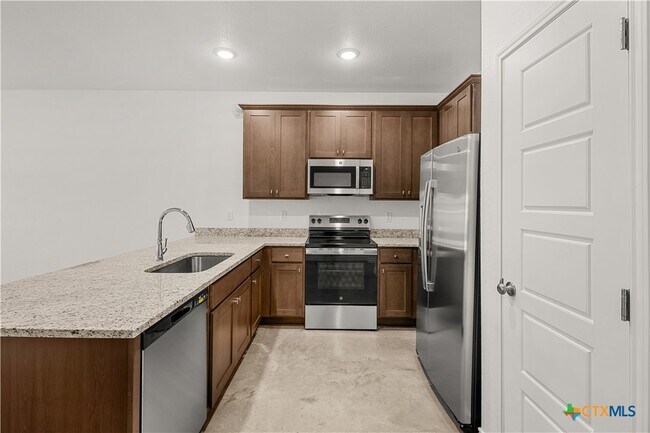 Building Photo - 1226 Concord Dr
