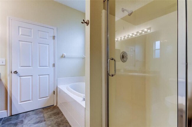 Building Photo - 6101 Lanshire Dr