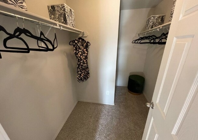 Building Photo - 10620 Pine Wy