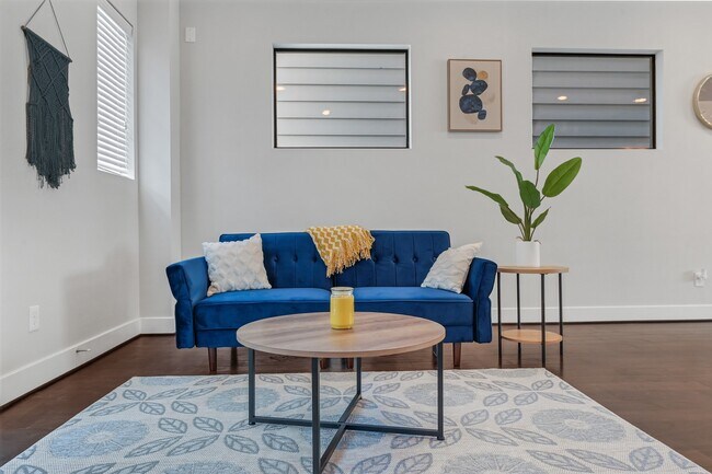 Building Photo - 211 Milby St