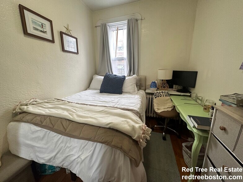 Building Photo - 74 Revere St