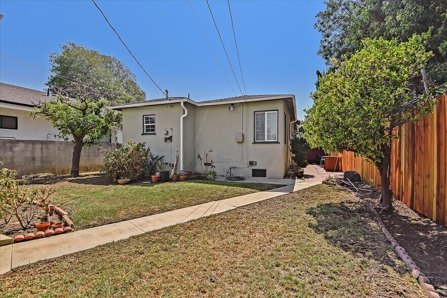 Building Photo - 3532 Maplewood Ave