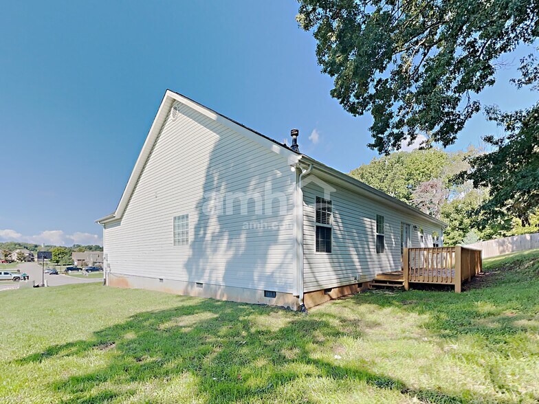 Building Photo - 925 Micah St