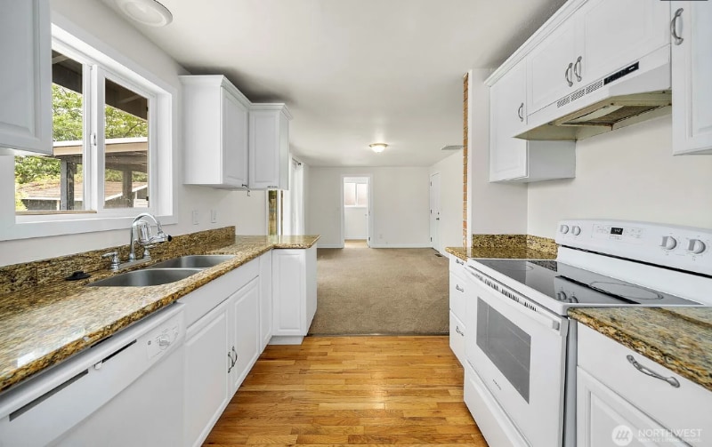 Building Photo - 2530 SW 325th Pl