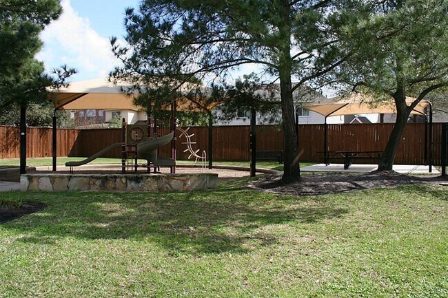 Building Photo - 9106 Memorial Pines Way