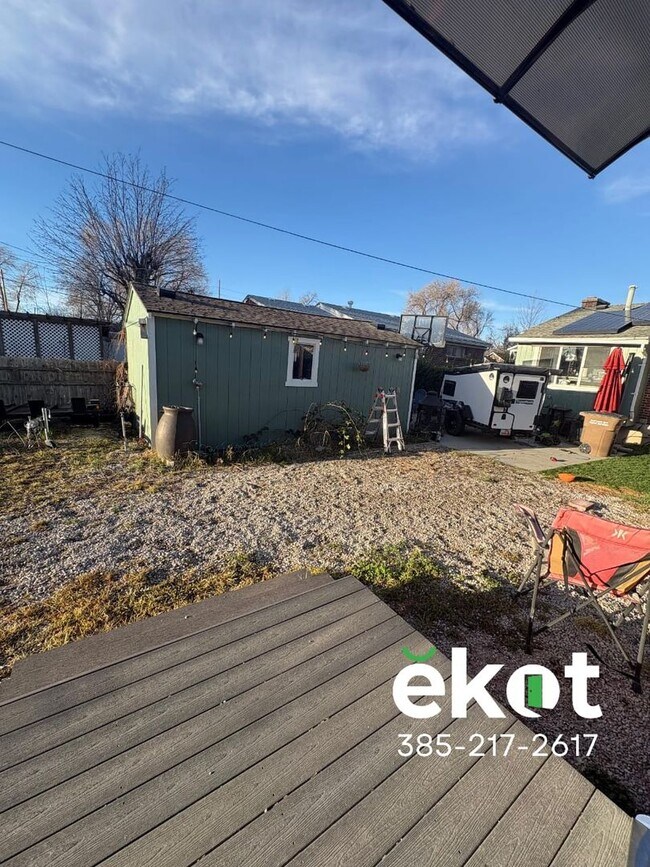 Building Photo - Stowell-SLC-Emery Manor