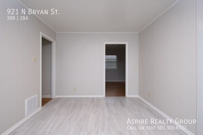 Building Photo - Updated 3 bedroom Home in Midtown