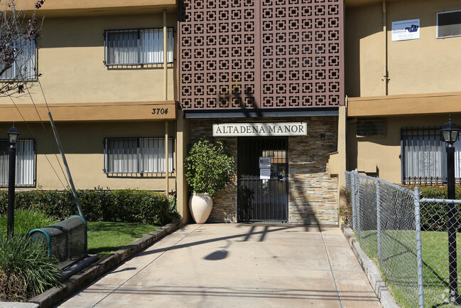 Primary Photo - Altadena manor apartment