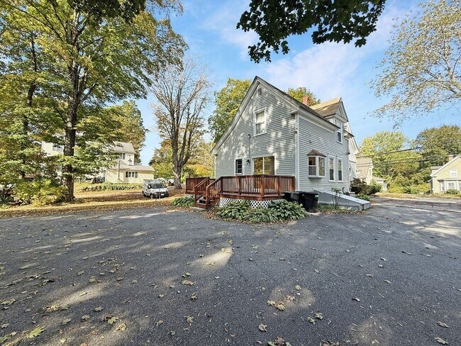 Building Photo - 52 Littleton Rd