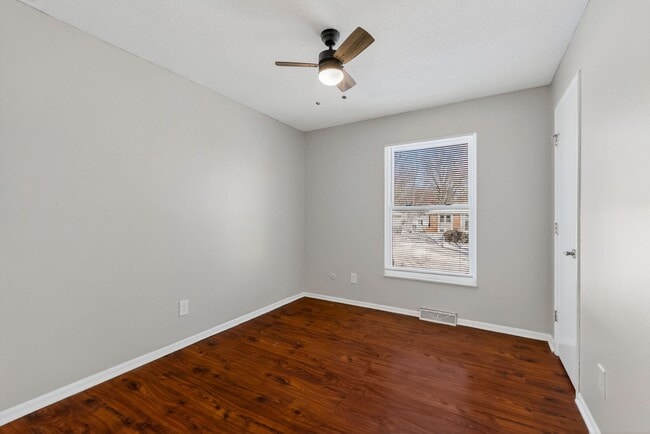 Building Photo - Quiet Cul-de-Sac Home with Bonus Room & Big Backyard!