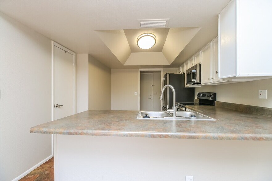 Building Photo - 1755 E Javelina Ave