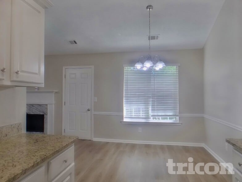 Building Photo - 130 N Greenfield Cir