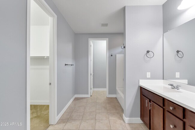 Building Photo - 9766 E Palladium Dr