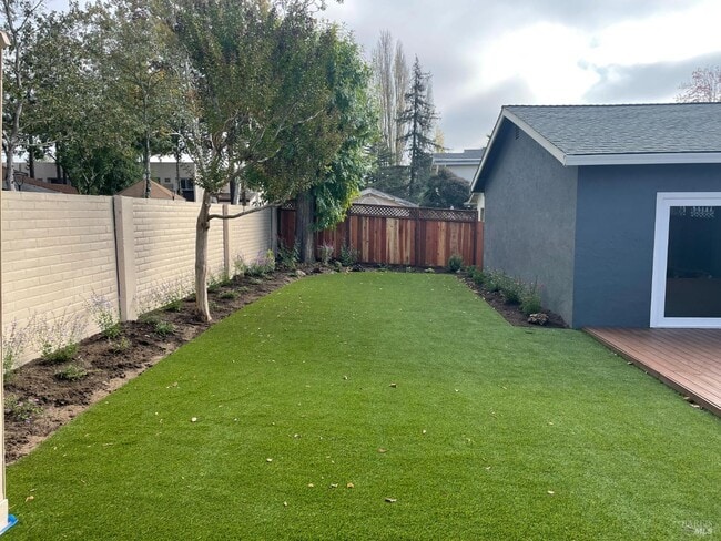 Building Photo - 104 Rene Dr