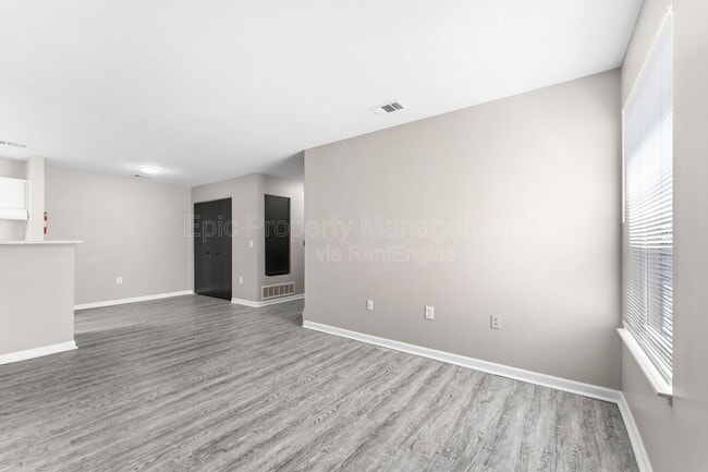 Building Photo - 9030 Charlotte Ct