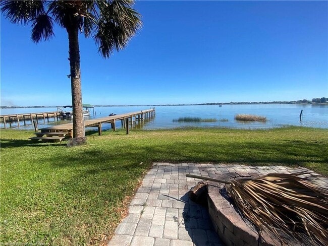 Building Photo - 1526 Fort Meade Rd