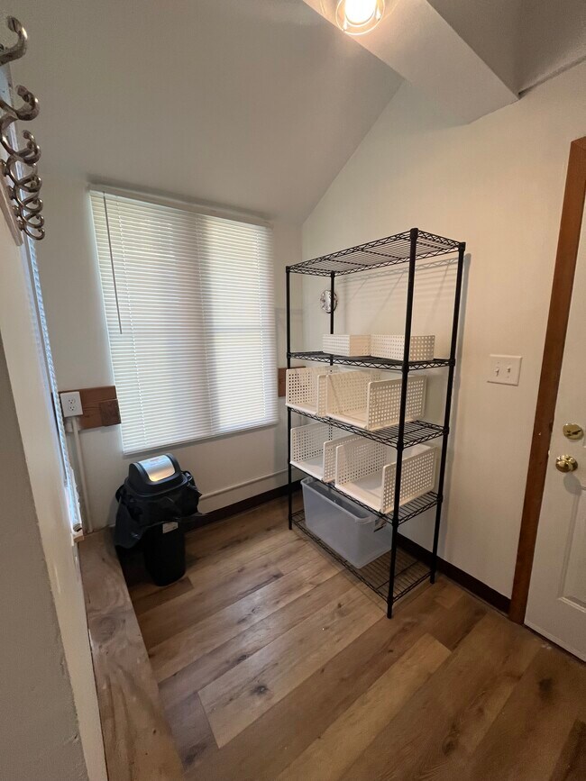 MUDROOM AREA, PLENTY FOR STORAGE - 32 E Northwood Ave