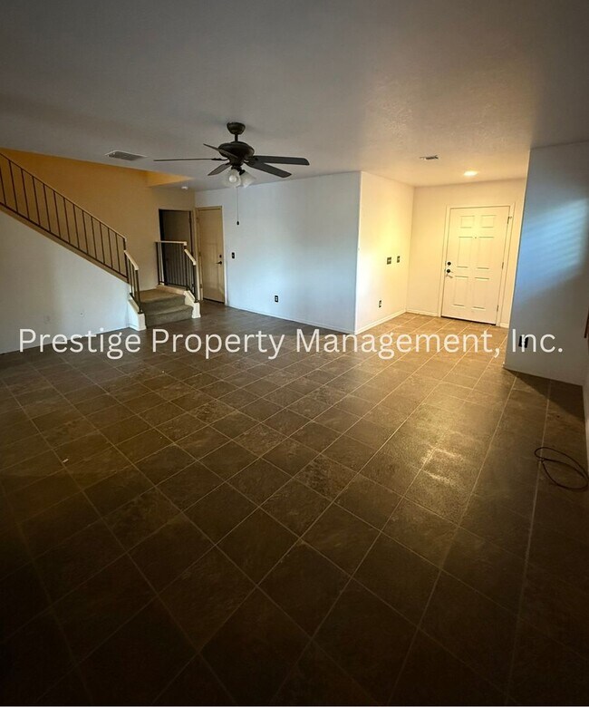 Building Photo - Large Sahuarita home in a cul-de-sac!